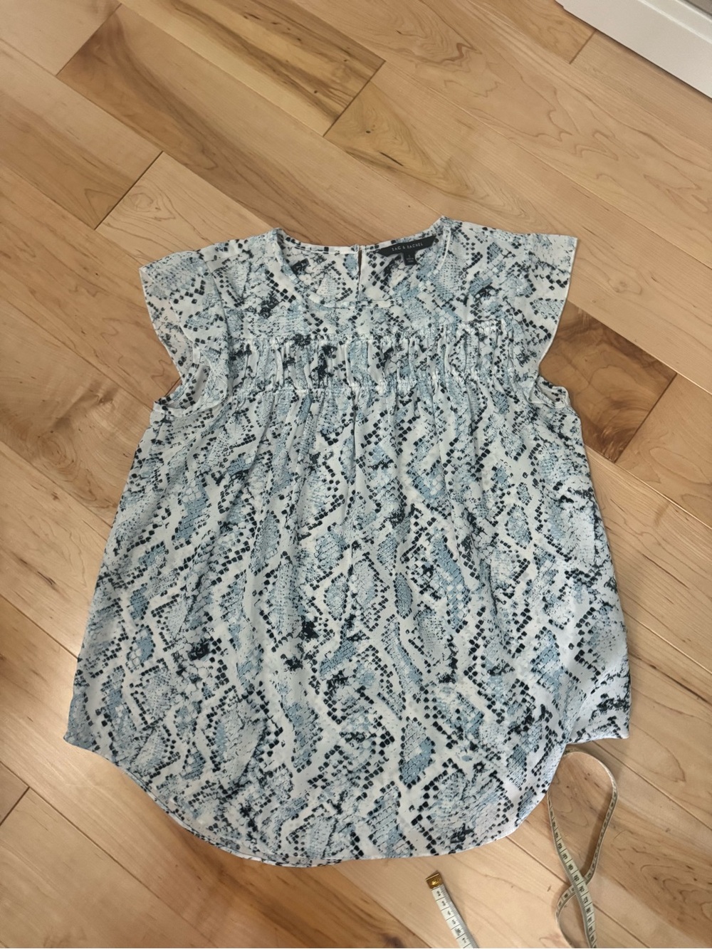 Zac & Rachel Light Blue Snake Print Flutter Sleeve Blouse